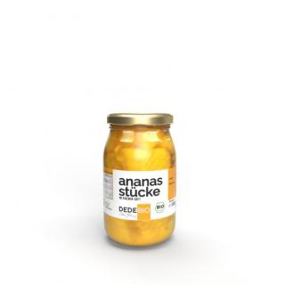 Ananasstücke im Glas